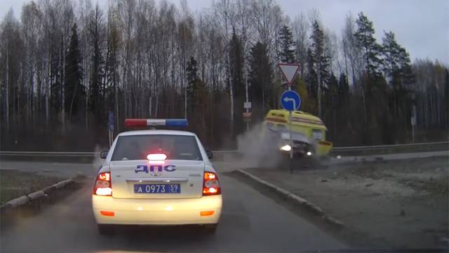 Дтп со скорой на Восточном обходе в Перми 28 октября 2016