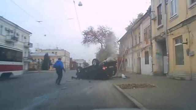 Дтп с маршруткой в Самаре на пересечении улиц Фрунзе и Льва Толстого 29 октября 2016