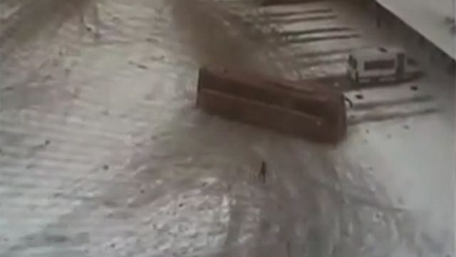 Страшное дтп на автовокзале в Челябинске 1 ноября 2016