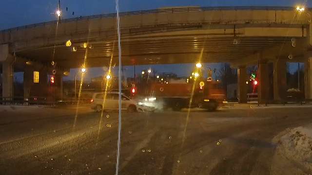 Дтп на Большой Косинской улице в Москве 12 ноября 2016