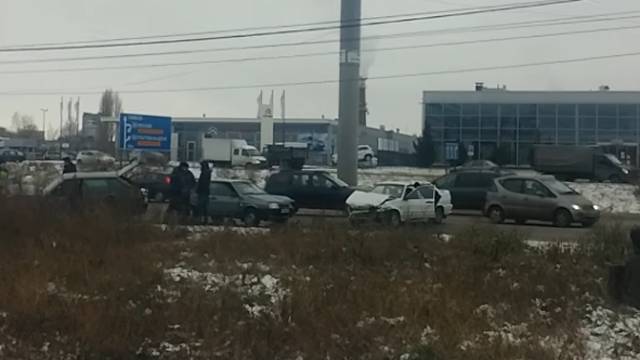 Массовое дтп на улице Остужева в Воронеже 18 ноября 2016