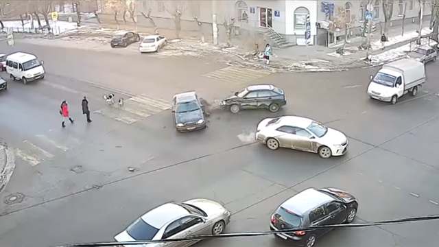 Дтп на пересечении Богдана Хмельницкого и Генерала Епишева в Астрахани 21 ноября 2016