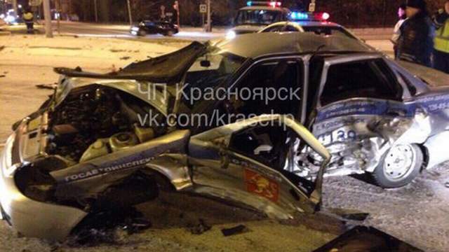Серьезное дтп с ДПС на пересечении улиц Вейнбаума и Карла Маркса в Красноярске 22 ноября 2016
