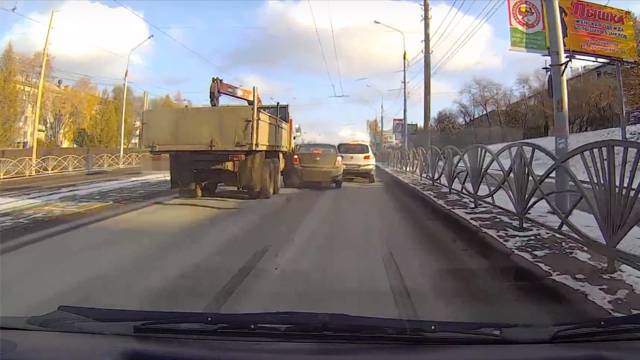 Дтп на улице Северная Дамба в Перми 3 ноября 2016
