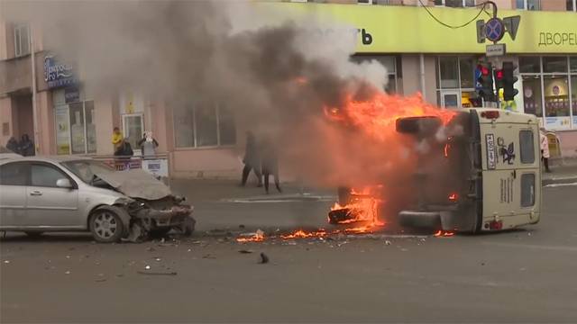 Дтп с инкассаторами в Архангельске на пересечении Троицкого проспекта и Поморской 9 ноября 2016