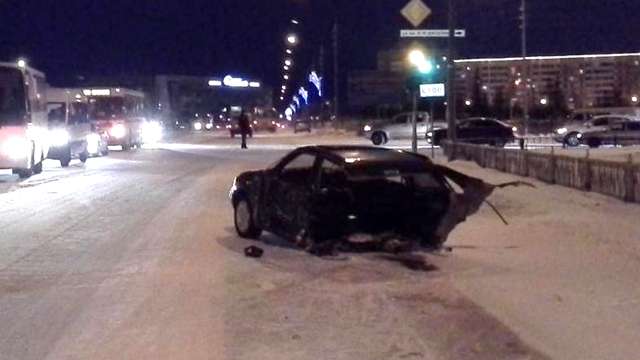 Серьезное дтп на улице Центральная Магистраль в Новом Уренгое 27 декабря 2016