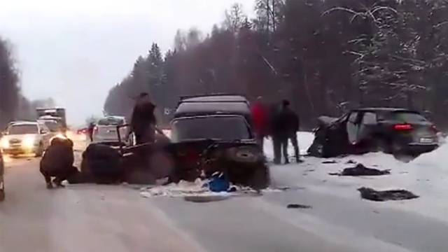 Серьезная авария на Славянском шоссе в Ижевске 7 декабря 2016