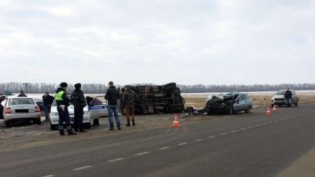 Дтп с грузовиком на трассе «Ростов - Новошахтинск» в Родионово-Несветайском районе 20 февраля 2017