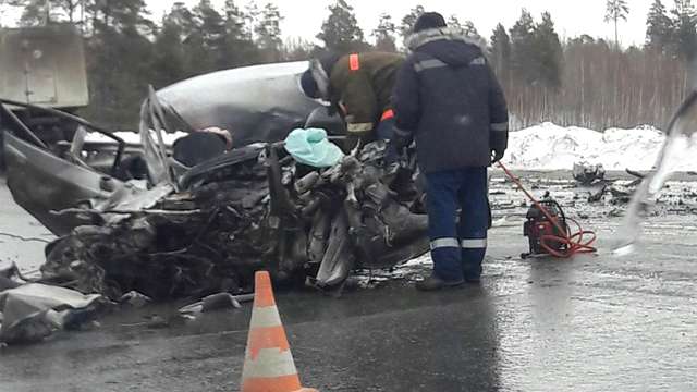Страшное дтп на подъездной трассе к Сургуту 7 марта 2017
