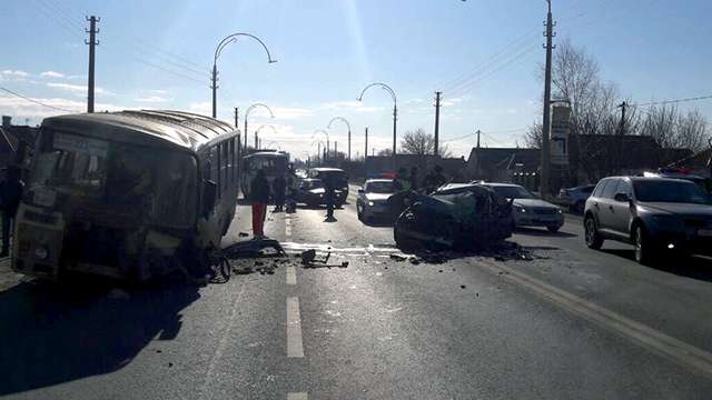 Серьезное дтп с автобусом на Сумской улице в Белгороде