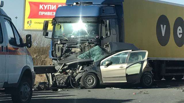 Страшное дтп с грузовиком на Колпинском шоссе в Пушкинском районе