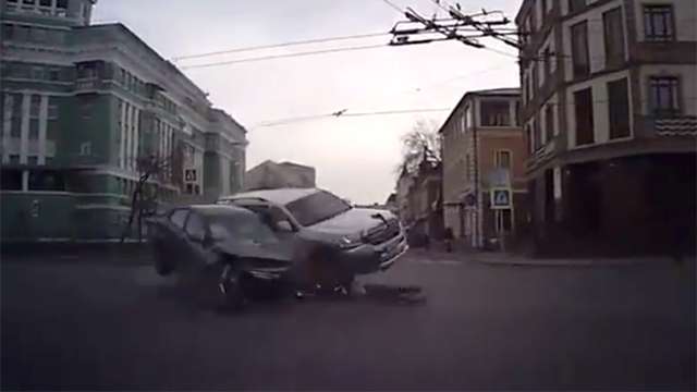 Дтп на пересечении улиц Московской и Чернышевского в Казани