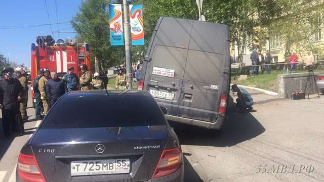 Серьезное дтп с маршруткой на улице Гагарина в Омске