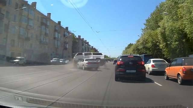 Дтп с переворотом на проспекте Ленина в Комсомольске-на-Амуре