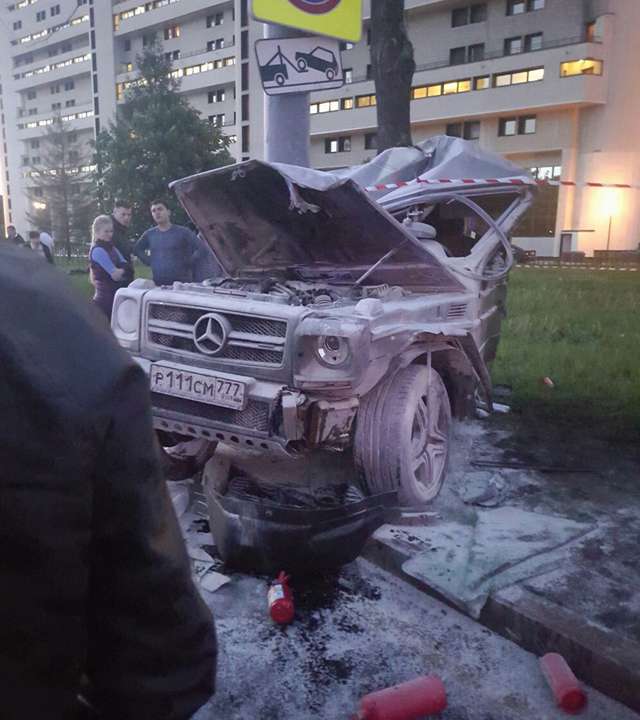 Серьезное дтп с Гелендвагеном на Ленинском проспекте в Москве