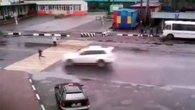 Страшное дтп спешеходом на улице Ленина в Невельске