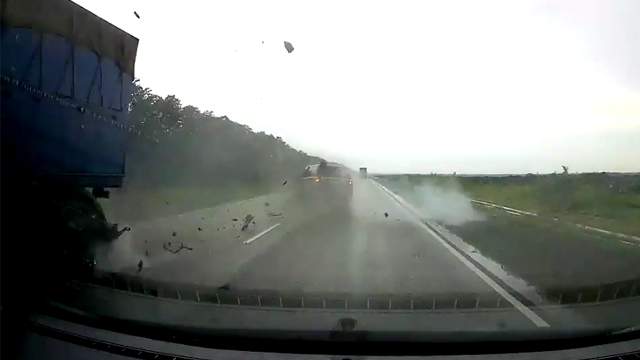 Видео крупного дтп на трассе М4 «Дон» в Верхнемамонском районе