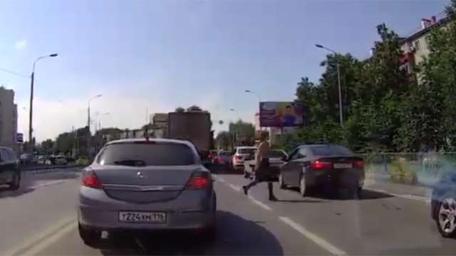 Страшное дтп с пешеходом на улице Аделя Кутуя в Казани
