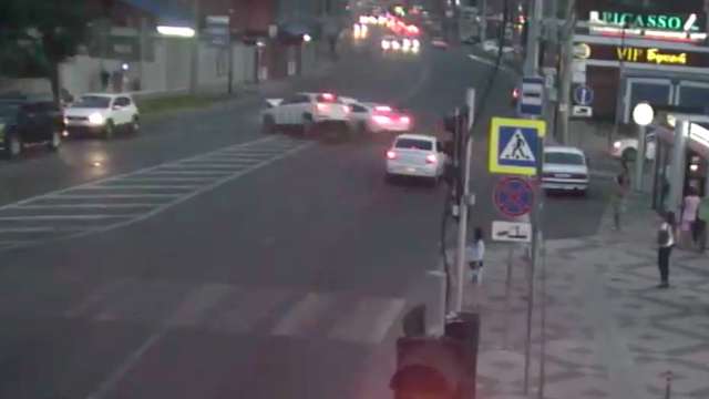 Дтп с Порше на Кубанской набережной в Краснодаре