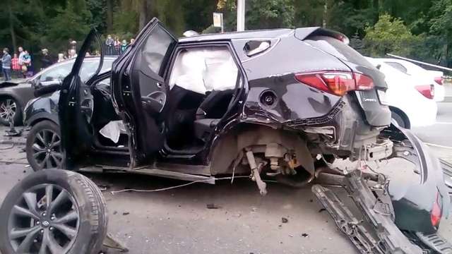 Массовое дтп на проспекте Энгельса в Санкт-Петербурге попало на видео